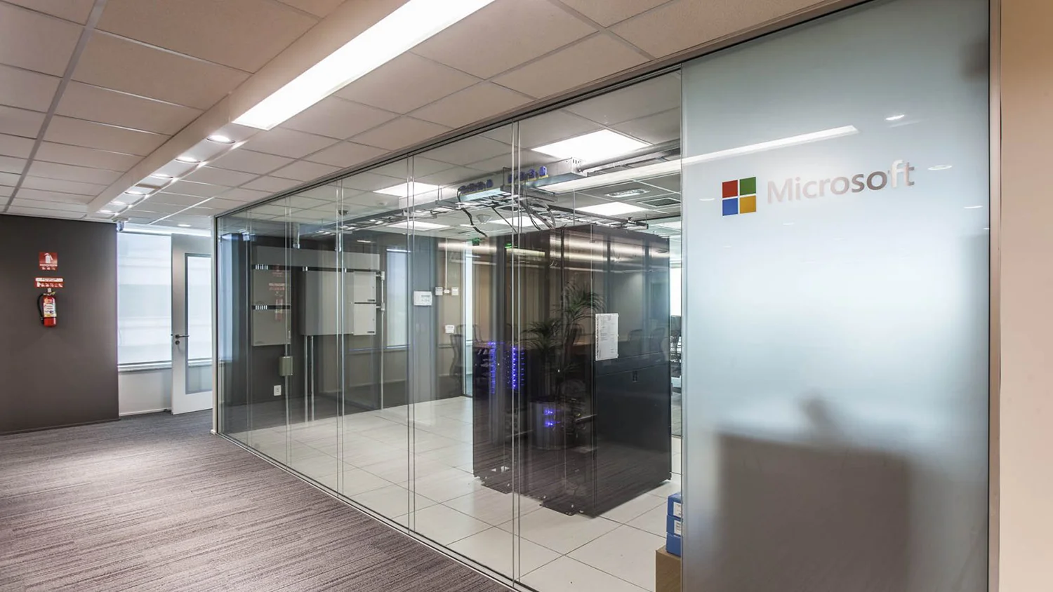 Divisória de Vidro para Escritório – Linha Glass 32 mm ou 60 mm